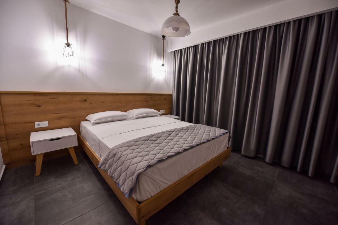Lamda Deluxe Apartments เกราโมตี ภายนอก รูปภาพ
